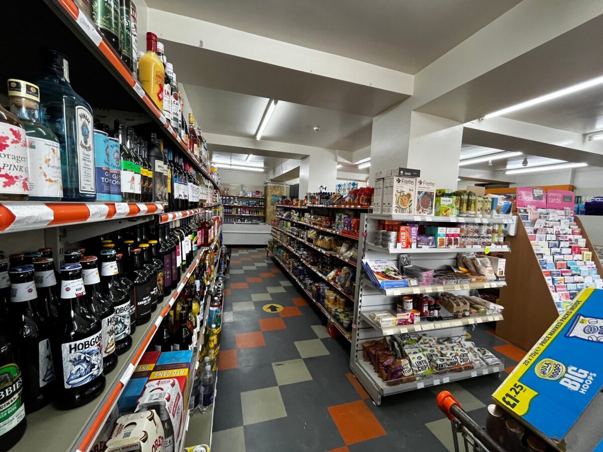  Queens Square, Llangadog