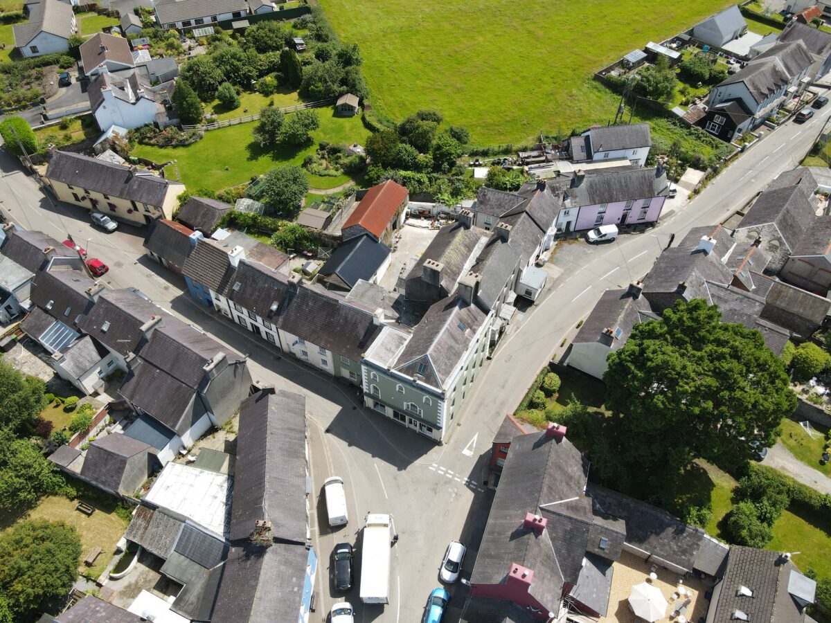  Queens Square, Llangadog